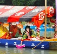 京都嵐山の三船祭での扇流し